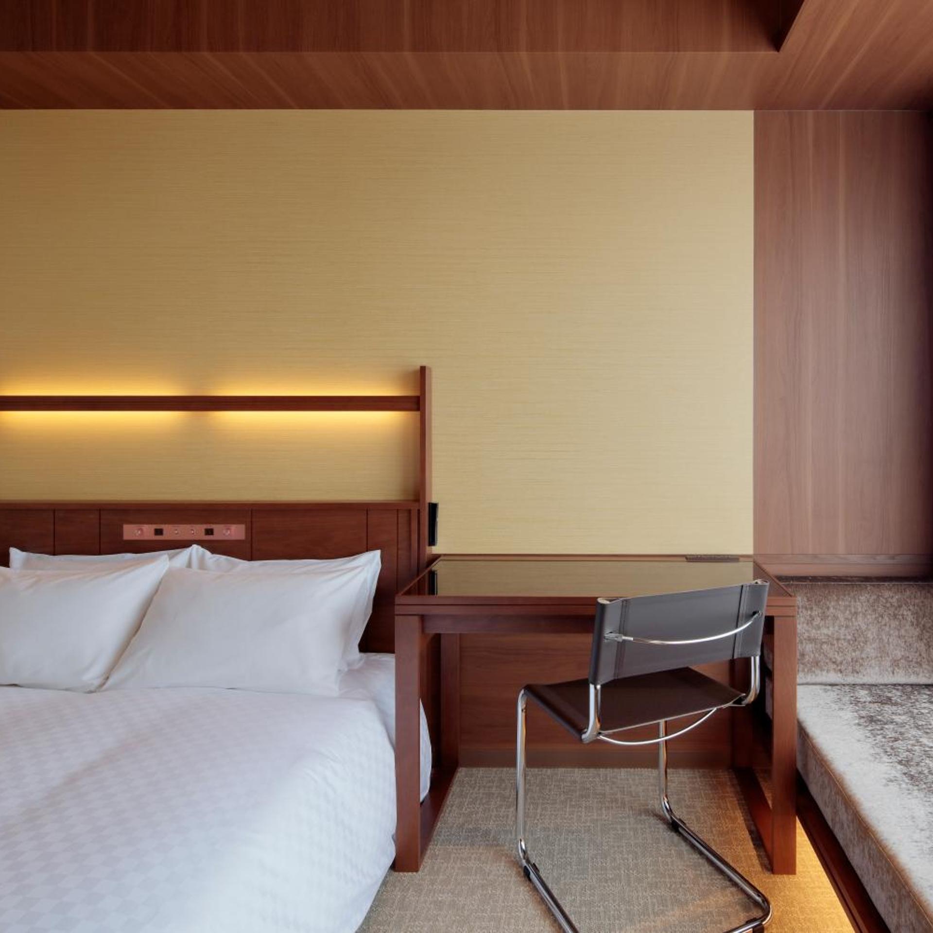 ROOM, DOUBLE BED, LOUNGE ACCESS, HIGH FLOOR