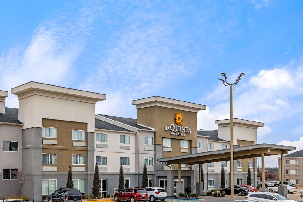 La Quinta Inn & Suites by Wyndham Fayetteville 3/59