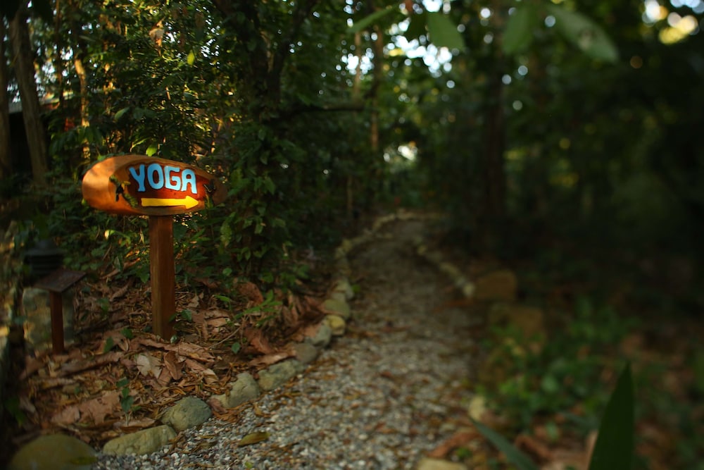 THE LODGE AT PICO BONITO 68/76