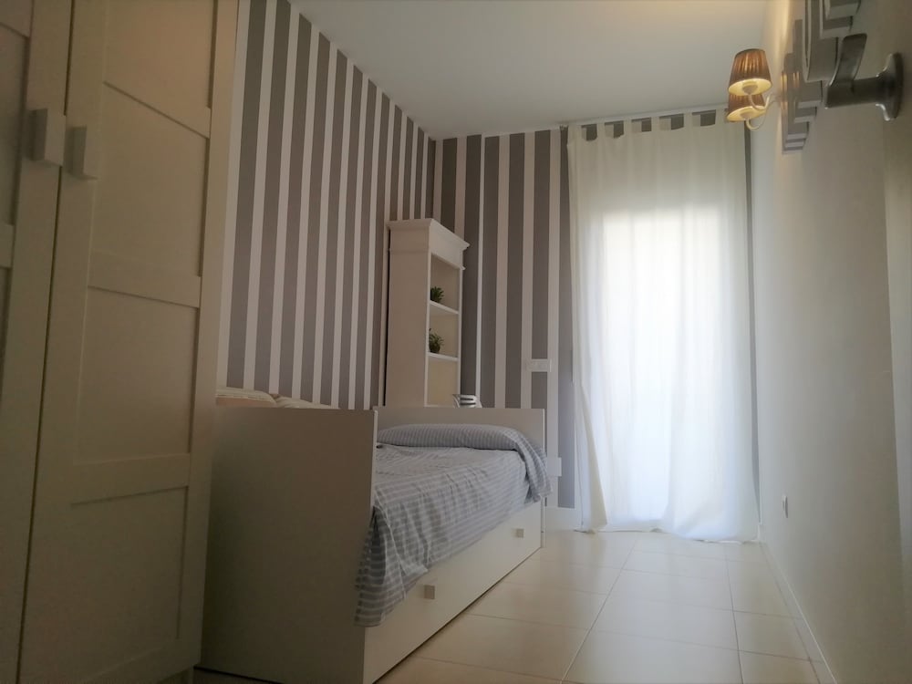 Rentalmar Families Paradise Village 4/43