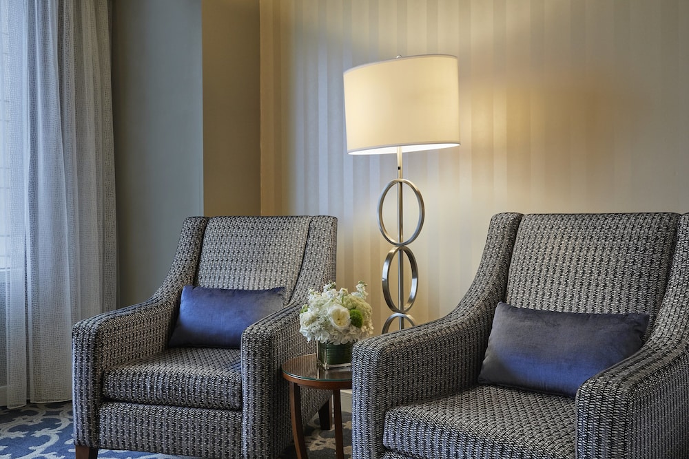 Loews New Orleans Hotel 46/72
