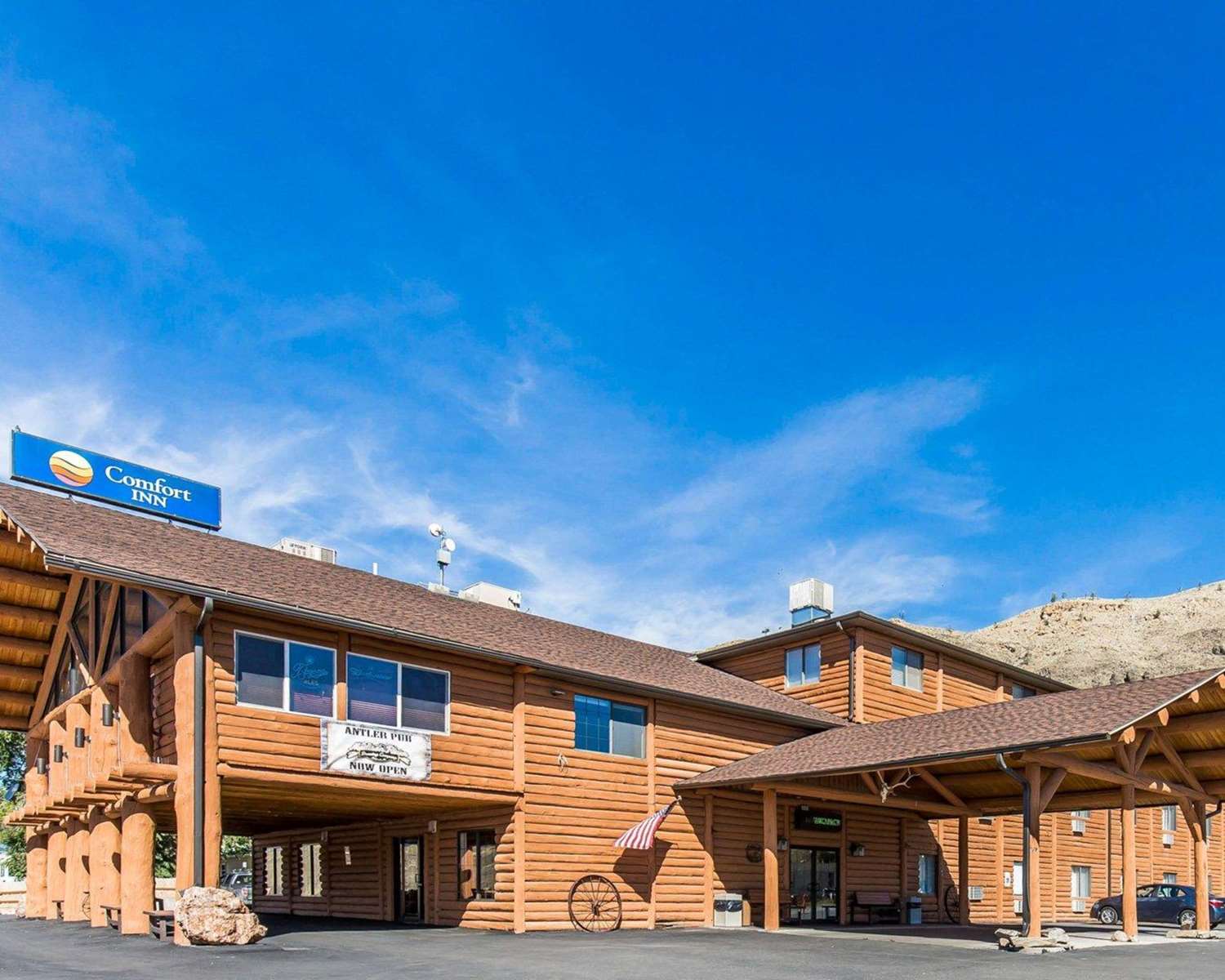 Antler Lodge 2/40