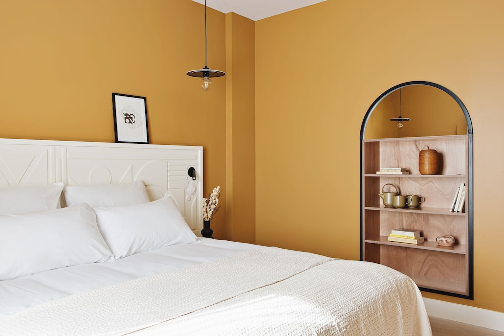 SUPERIOR, DOUBLE BED