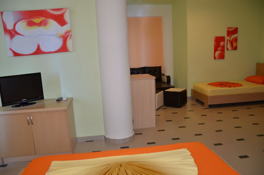 Arel Hotel 15/18