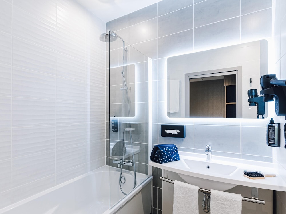 Ibis Styles Contres Cheverny 45/46