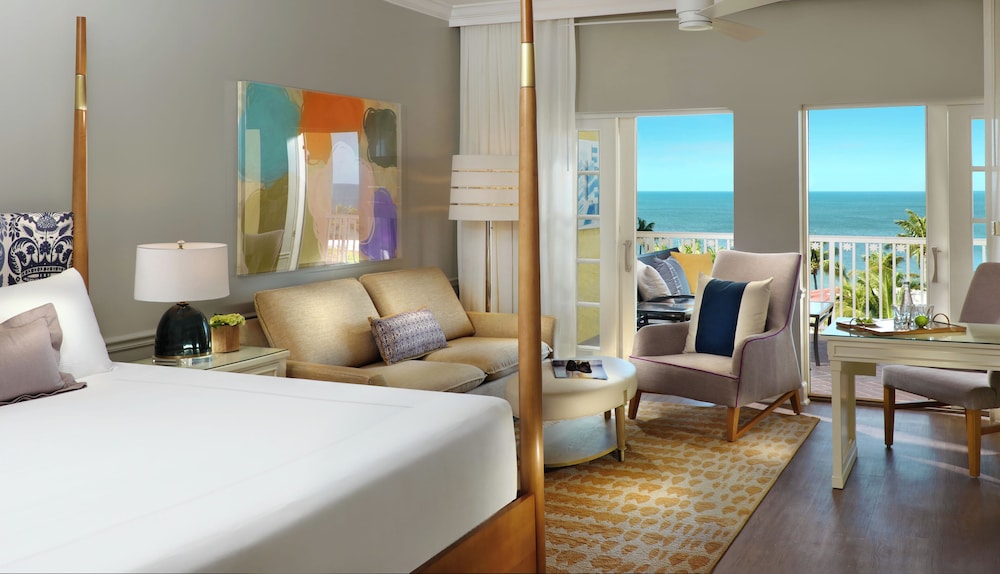 Junior Suite, King Bed, Resort View
