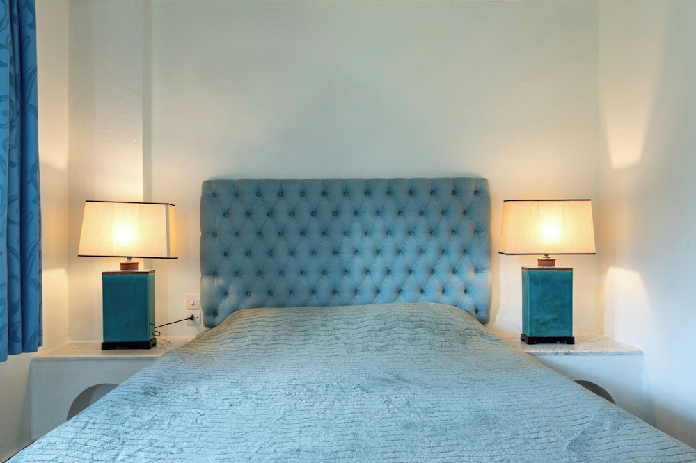 Assa Maris Beach Hotel 80/108