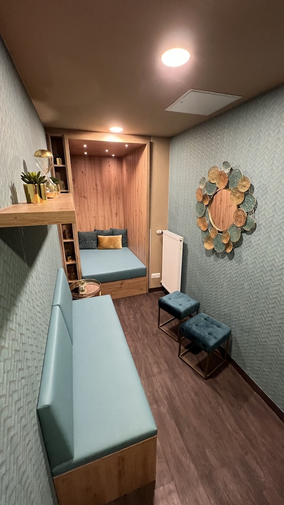 Hotel New Orly 38/65