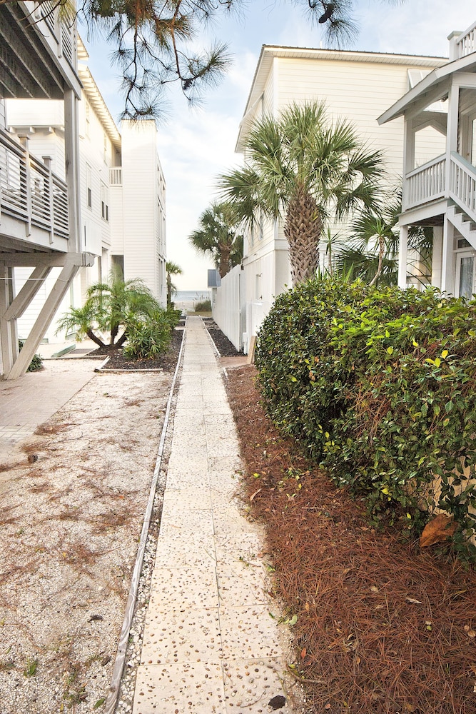 DeSoto Beach Bed & Breakfast 28/40