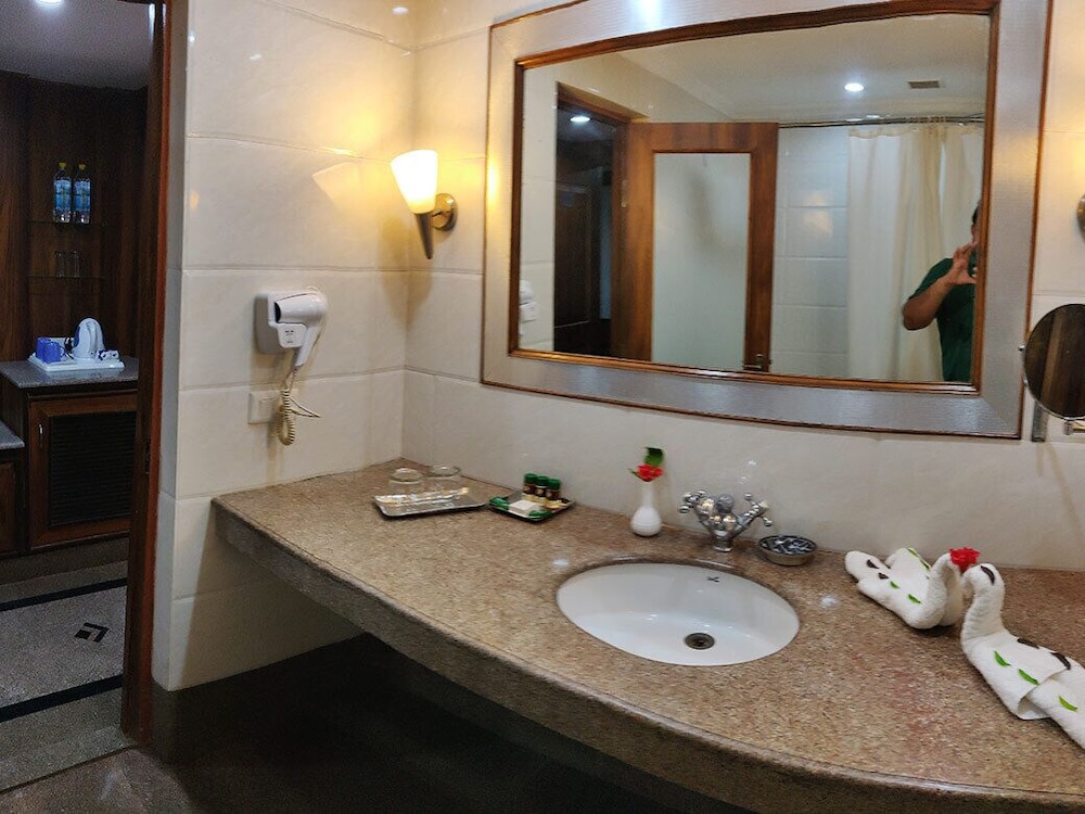 Udai Vilas Palace Bharatpur 17/18