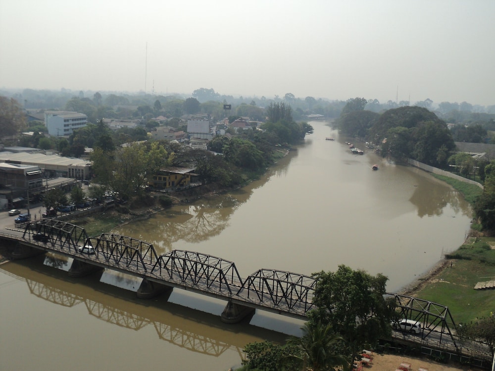 Diamond River Ping Petch Ngam Hotel 49/52
