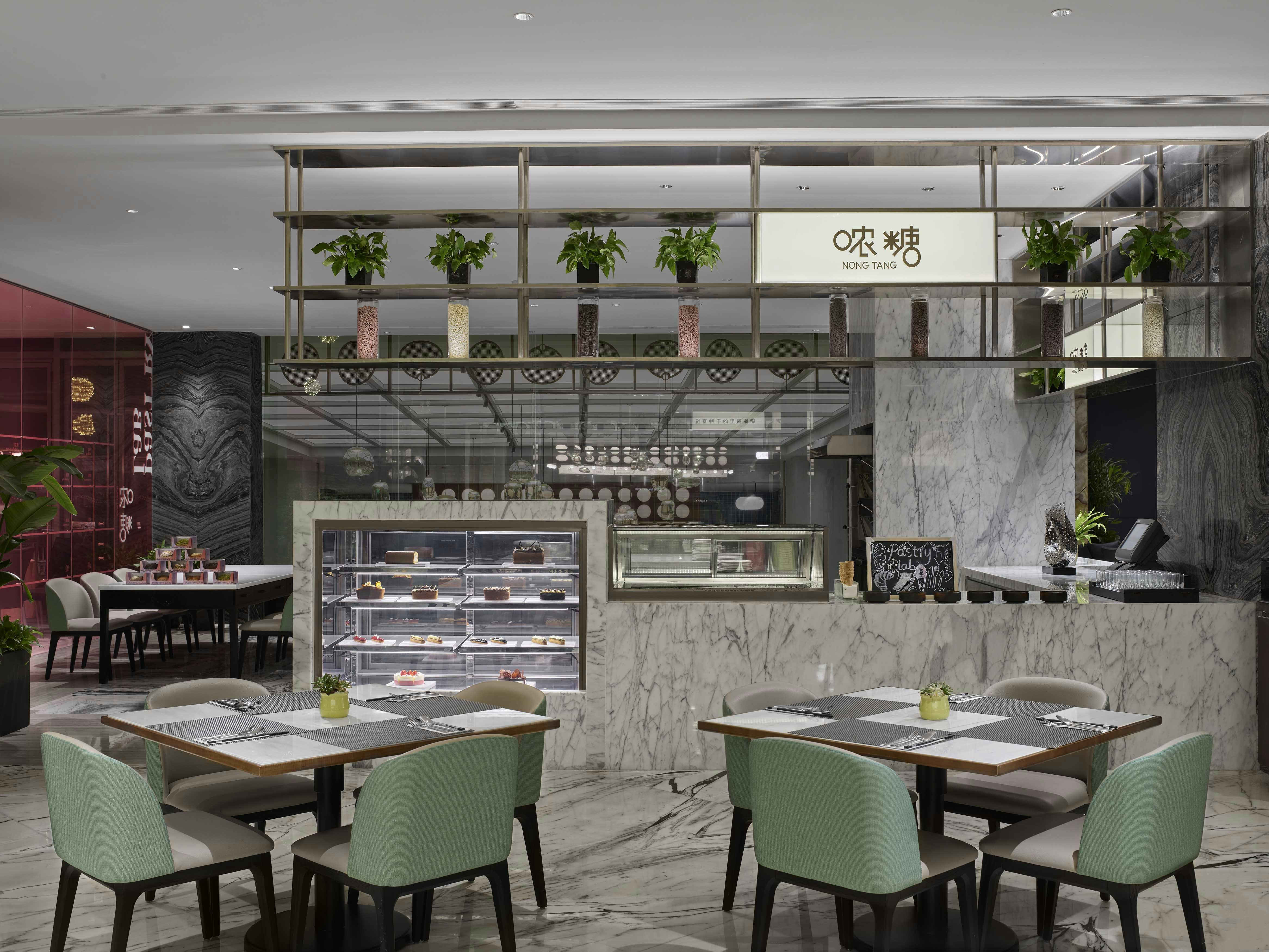 Hilton Shanghai Hongqiao Hotel 49/70