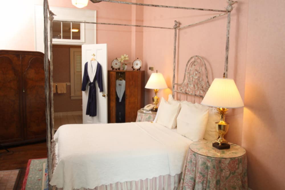 1842 Inn 22/74