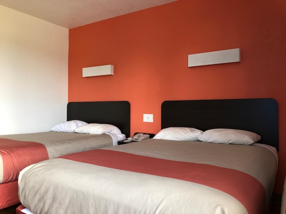 Motel6 Clute, TX 21/38