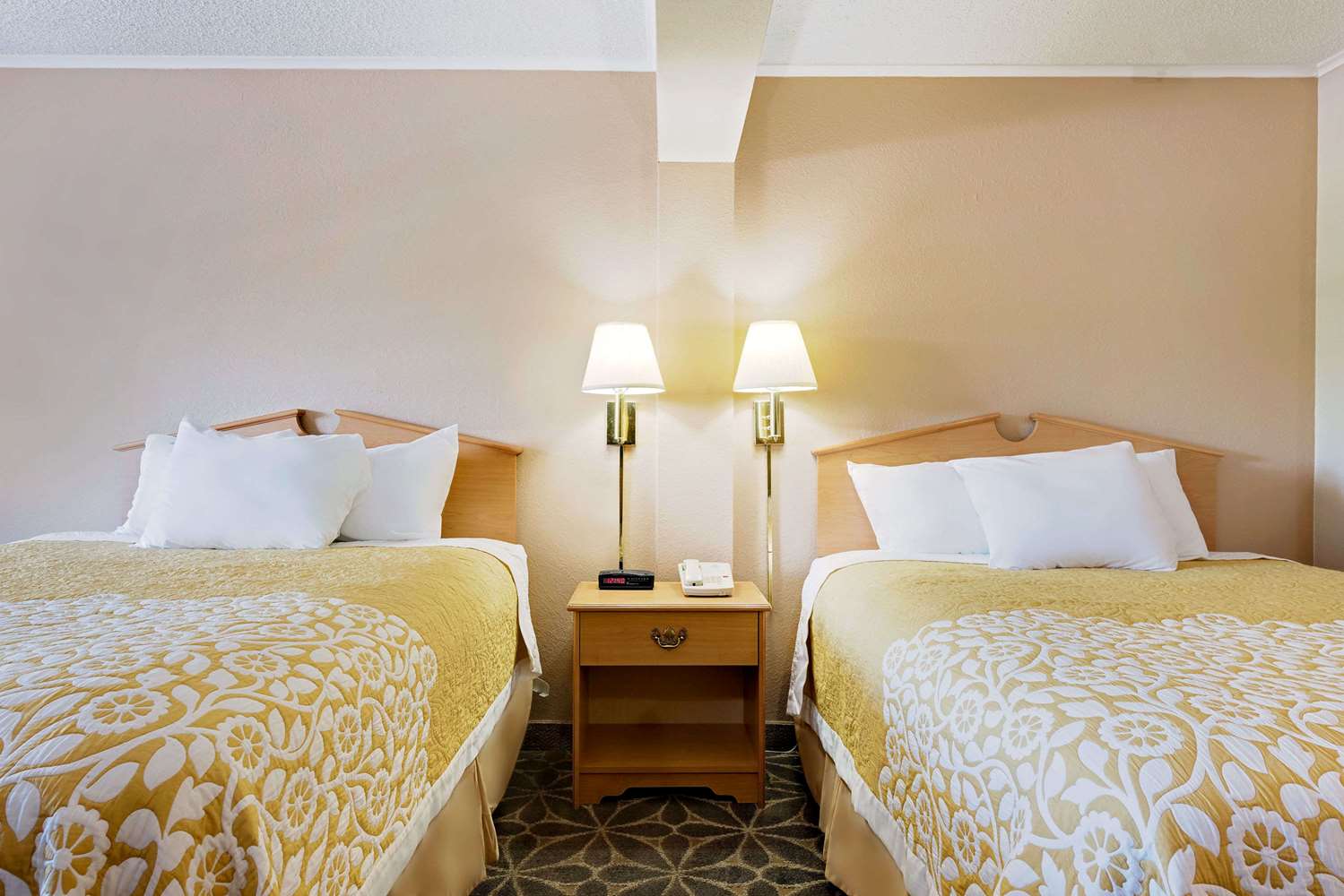 Days Inn by Wyndham Fairmont 5/8