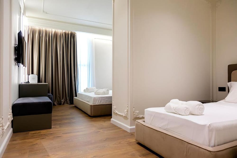 Hotel Adore 16/60