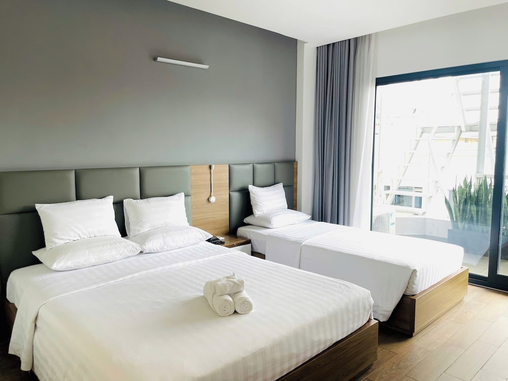 Royal Dragon Boutique Hotel 25/59