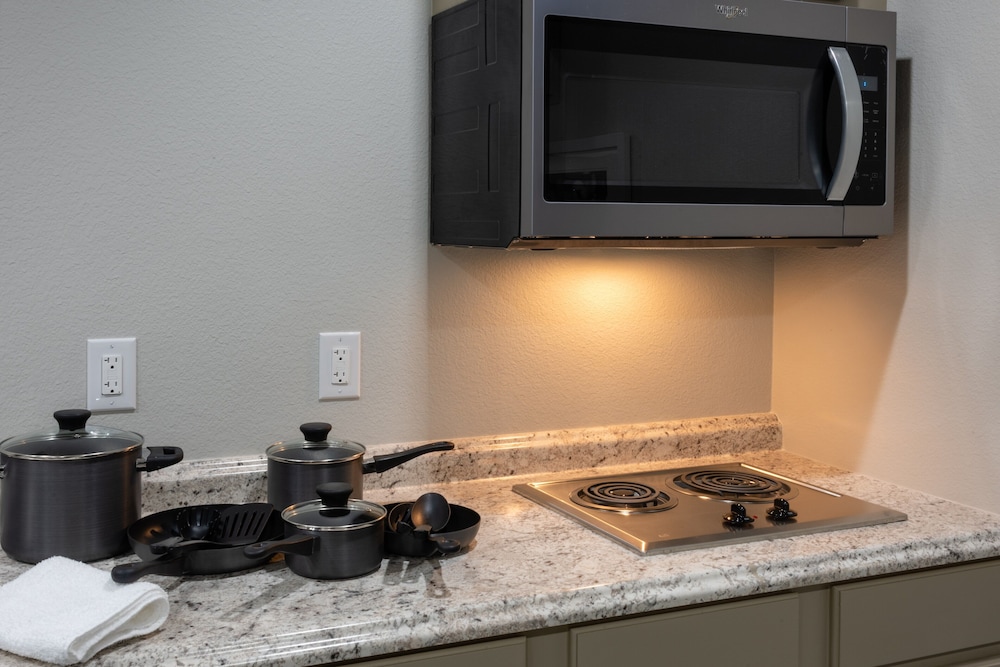 Budget Inn & Suites 48/56