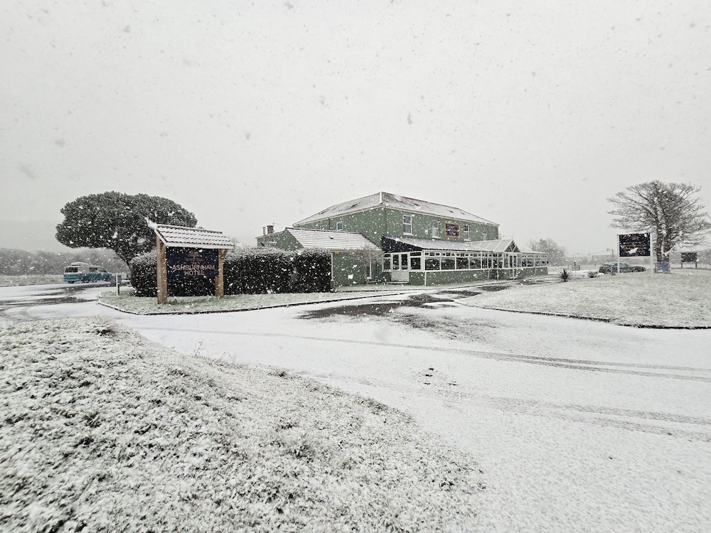 Ashburnham Hotel 40/50