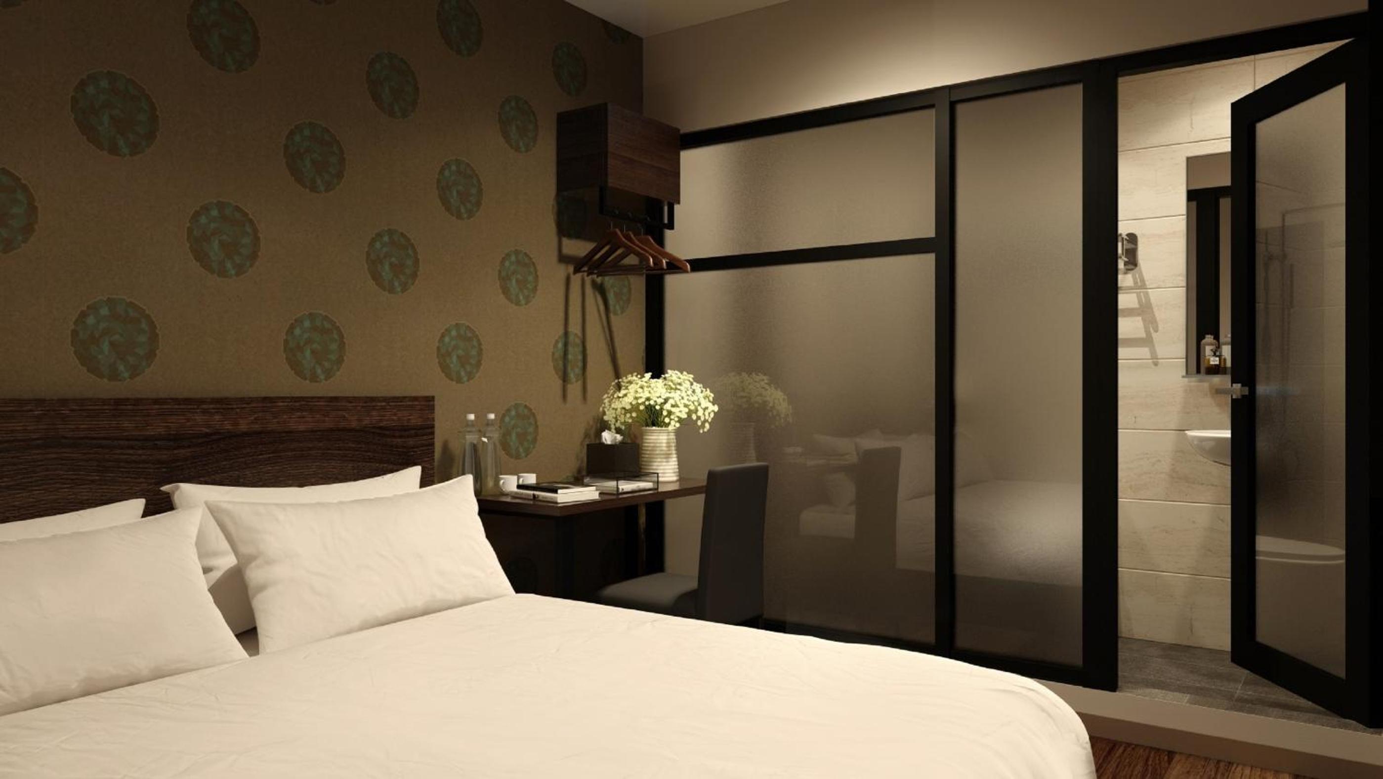 Room, King Bed, Queen Bed, No Window، The Square Hotel 9/10