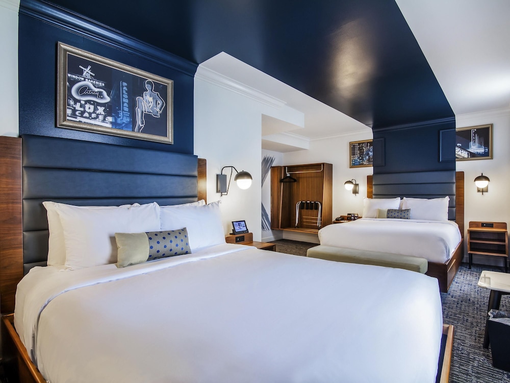 SUPERIOR, 2 QUEEN BEDS, CITY VIEW