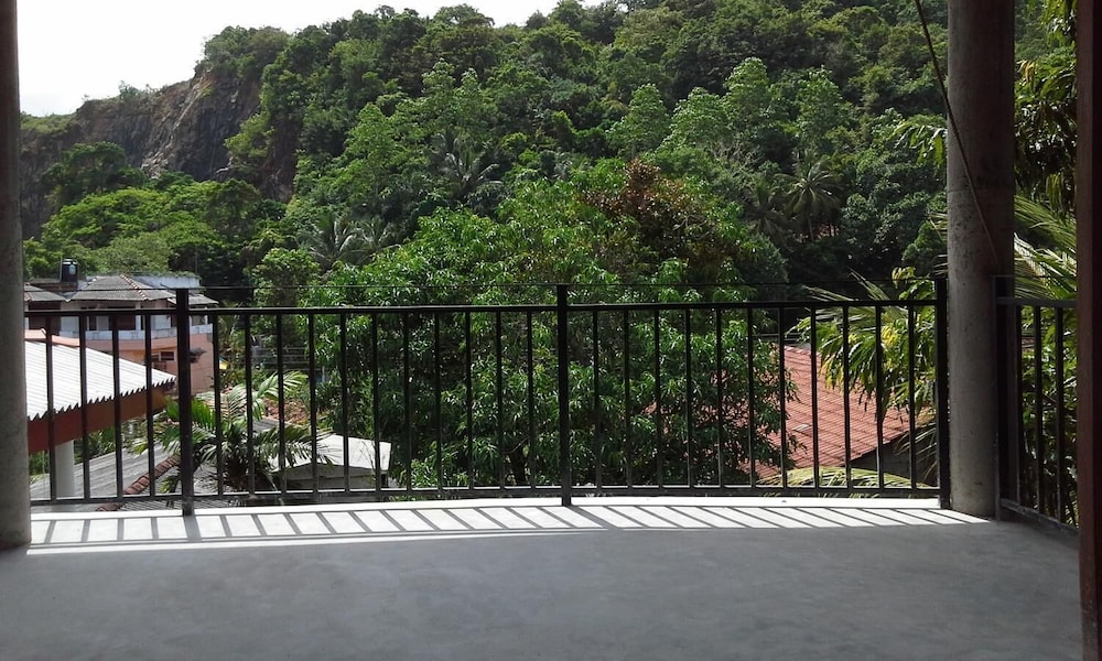 Srimalis Residence 28/32