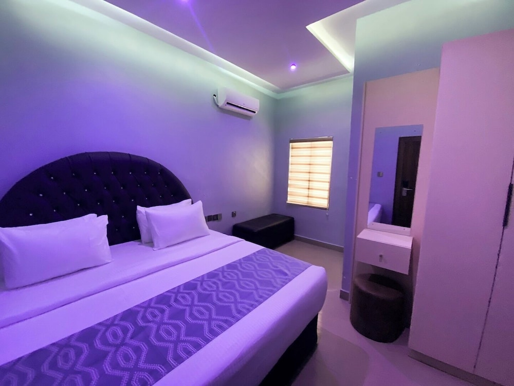 Adna Hotel 22/50