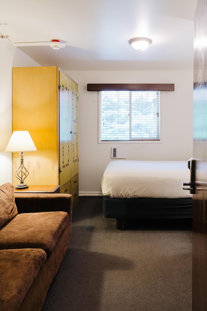 Crystal Mountain Hotels 28/50