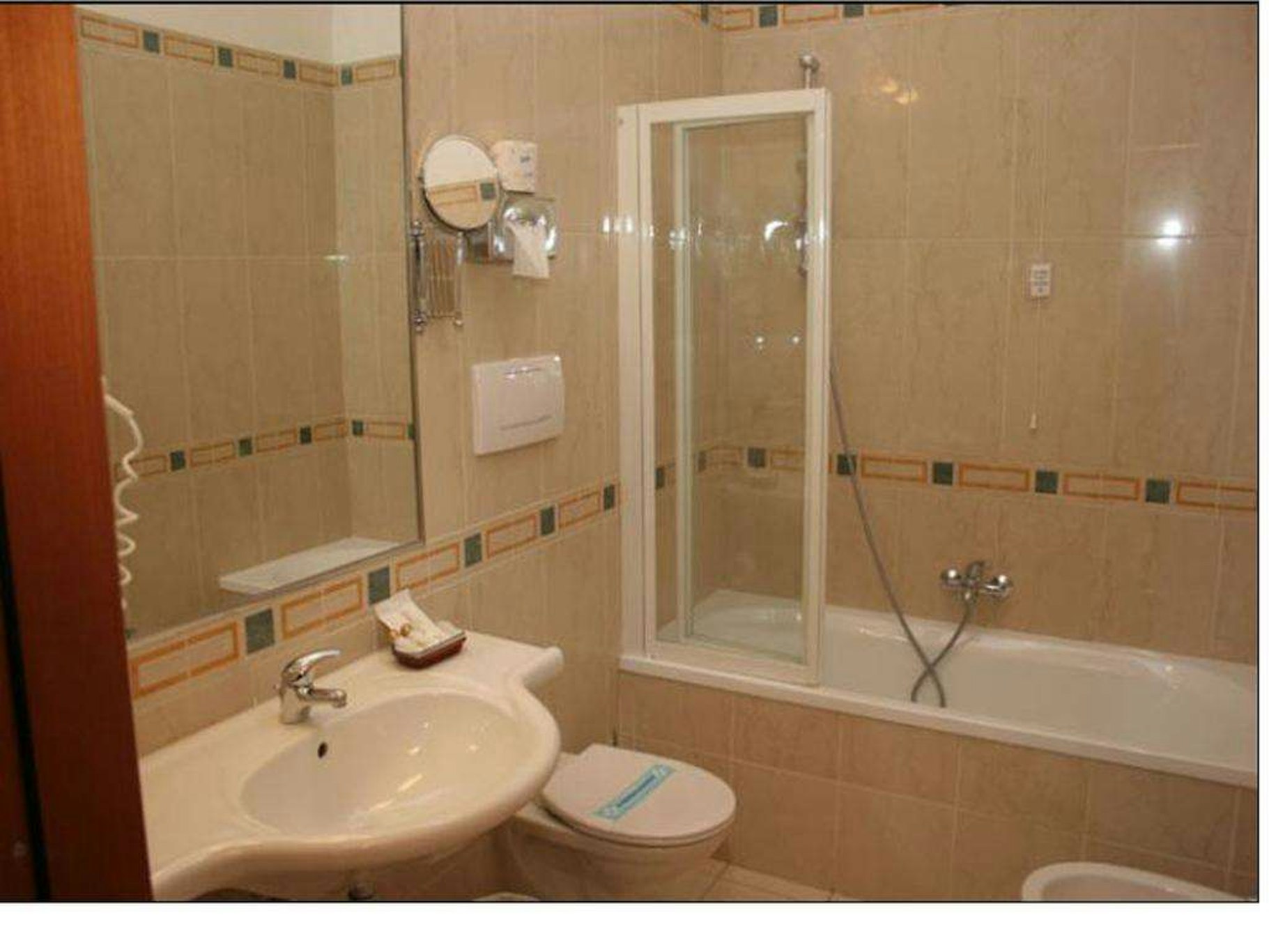 Adria Hotel 35/44