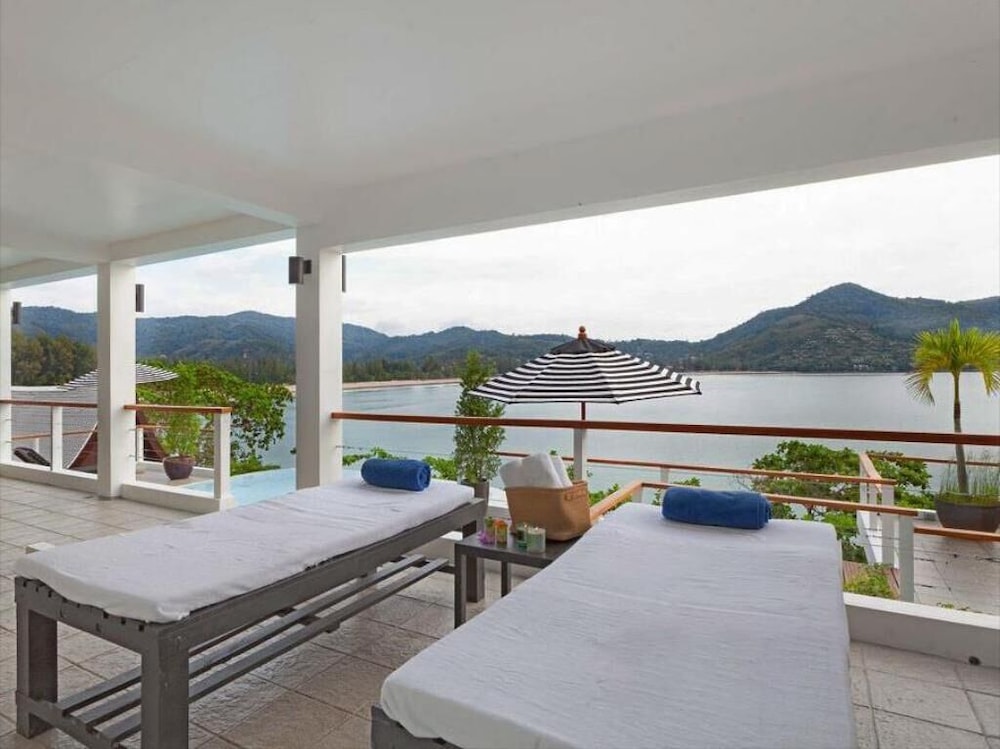 Villa Nevaeh 53/56