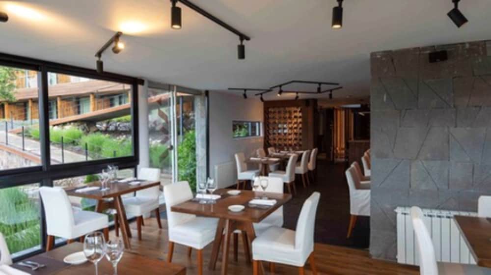 Hotel Alto Traful 45/48