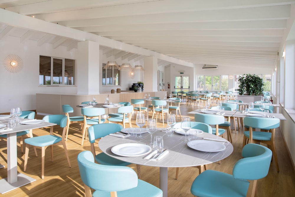 Lu Hotel Porto Pino 34/48
