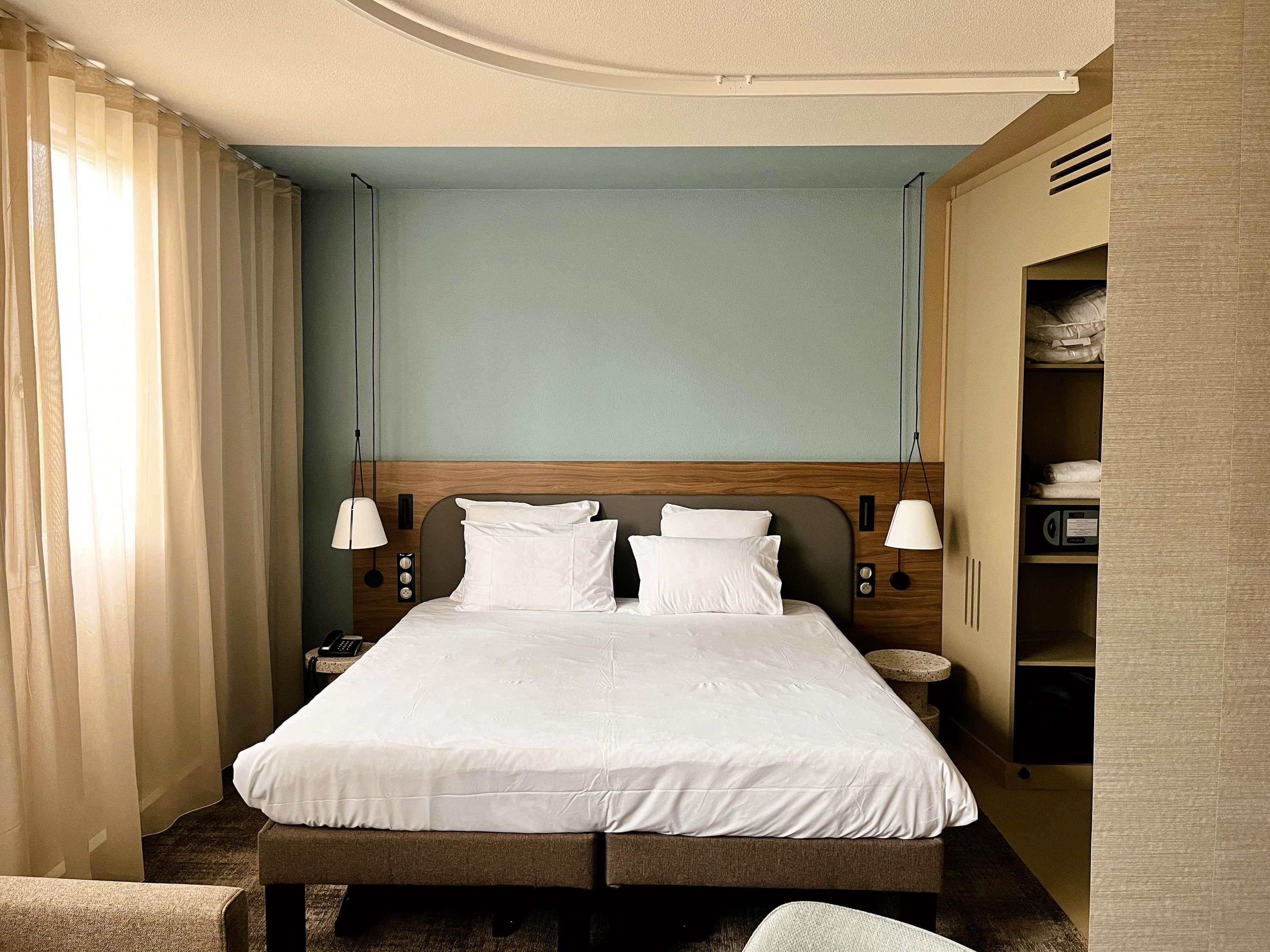 SUPERIOR, SUITE, ACCESSIBLE