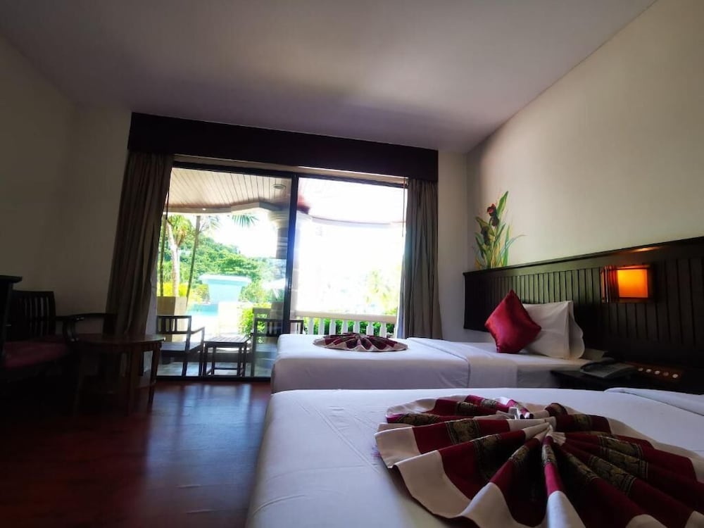 Phi Phi Island Cabana Hotel 38/69