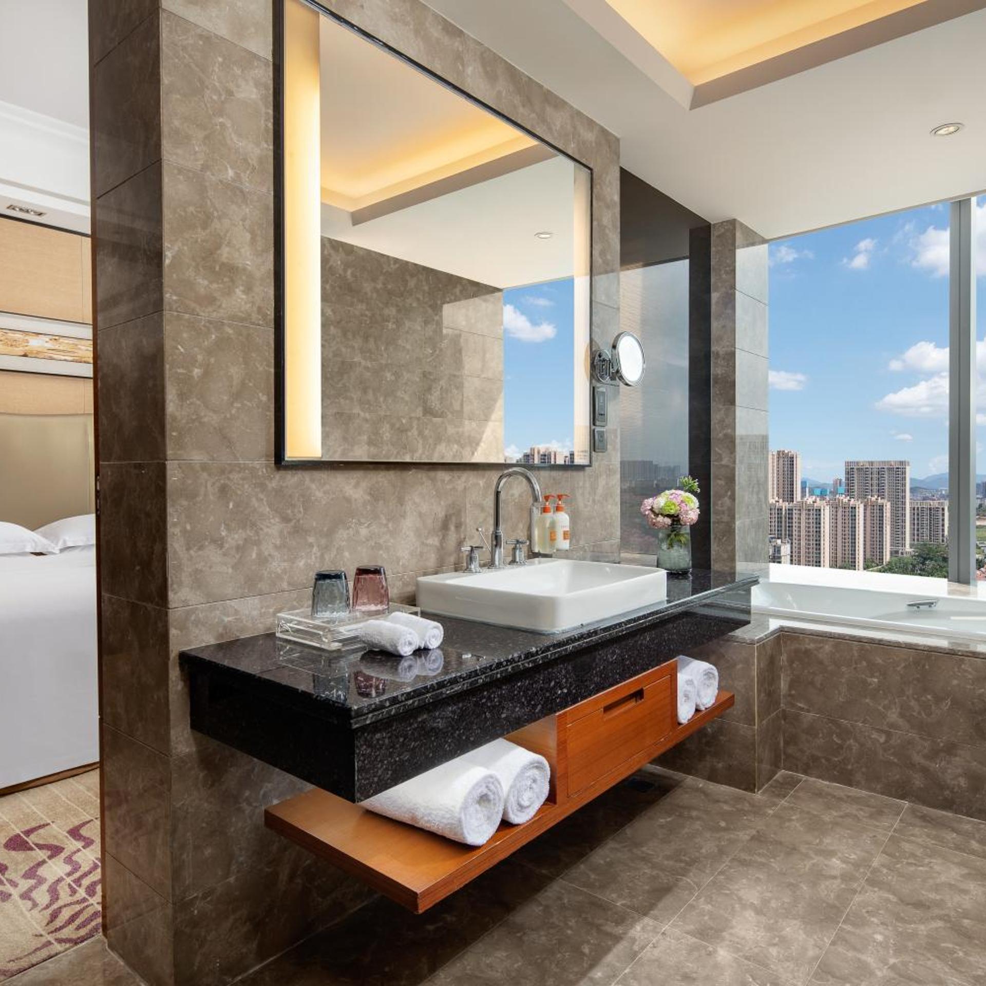 جناح بسرير كينج بغرفة نوم واحدة مع دخول الصالة، Crowne Plaza Huizhou 5/6