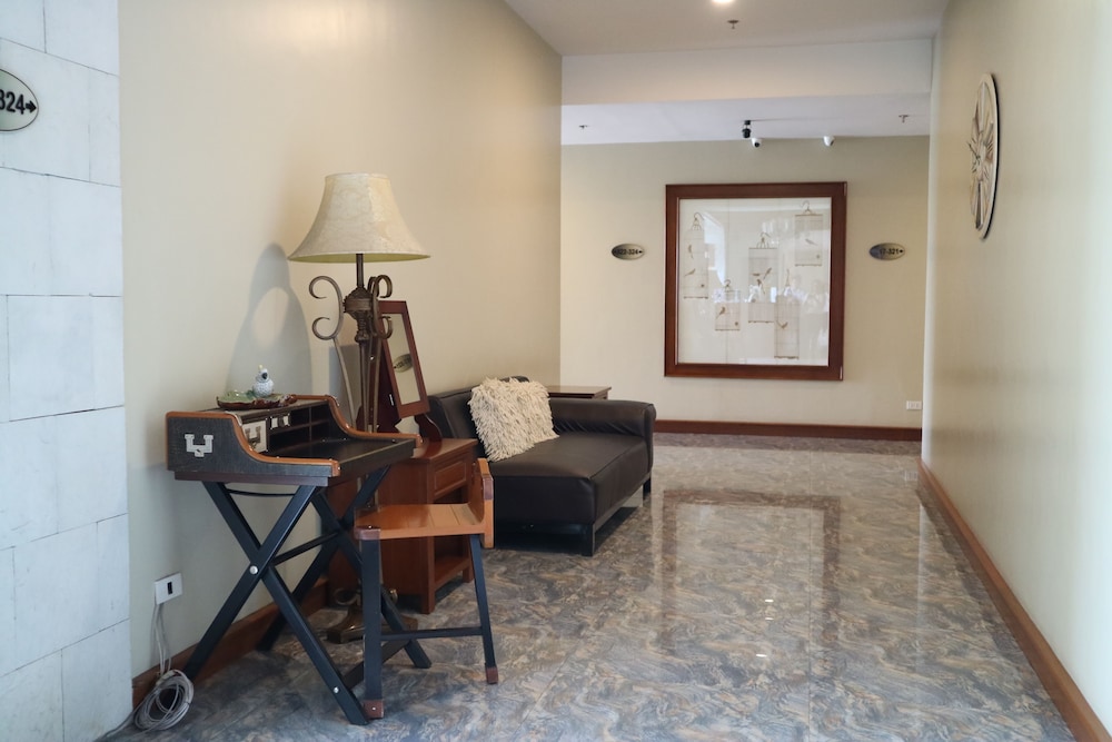 Paragon Hotel And Suites 44/50