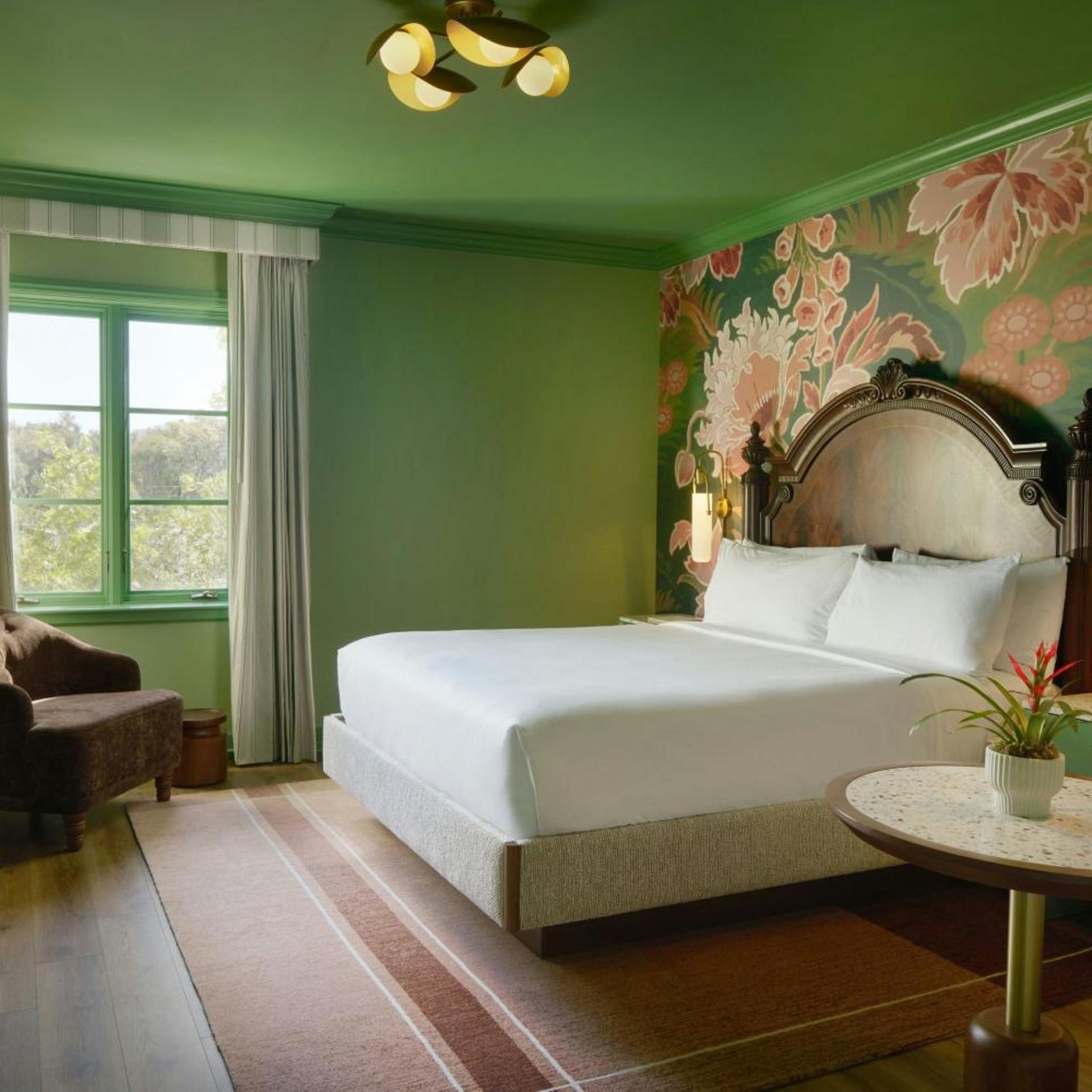 Legacy, King Bed