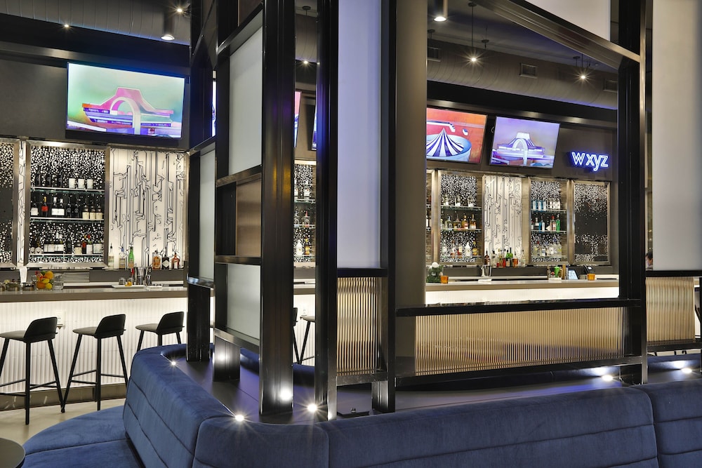 Aloft Chicago Mag Mile 23/47