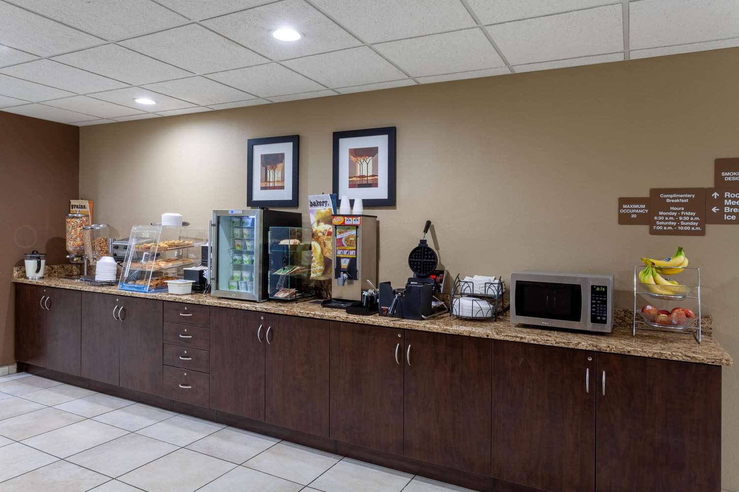 MICROTEL INN & SUITES BY WYNDHAM COLUMBIA/AT FORT JACKSON 7/34