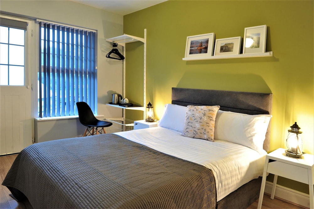 The Gateway Lodge Donegal 12/56