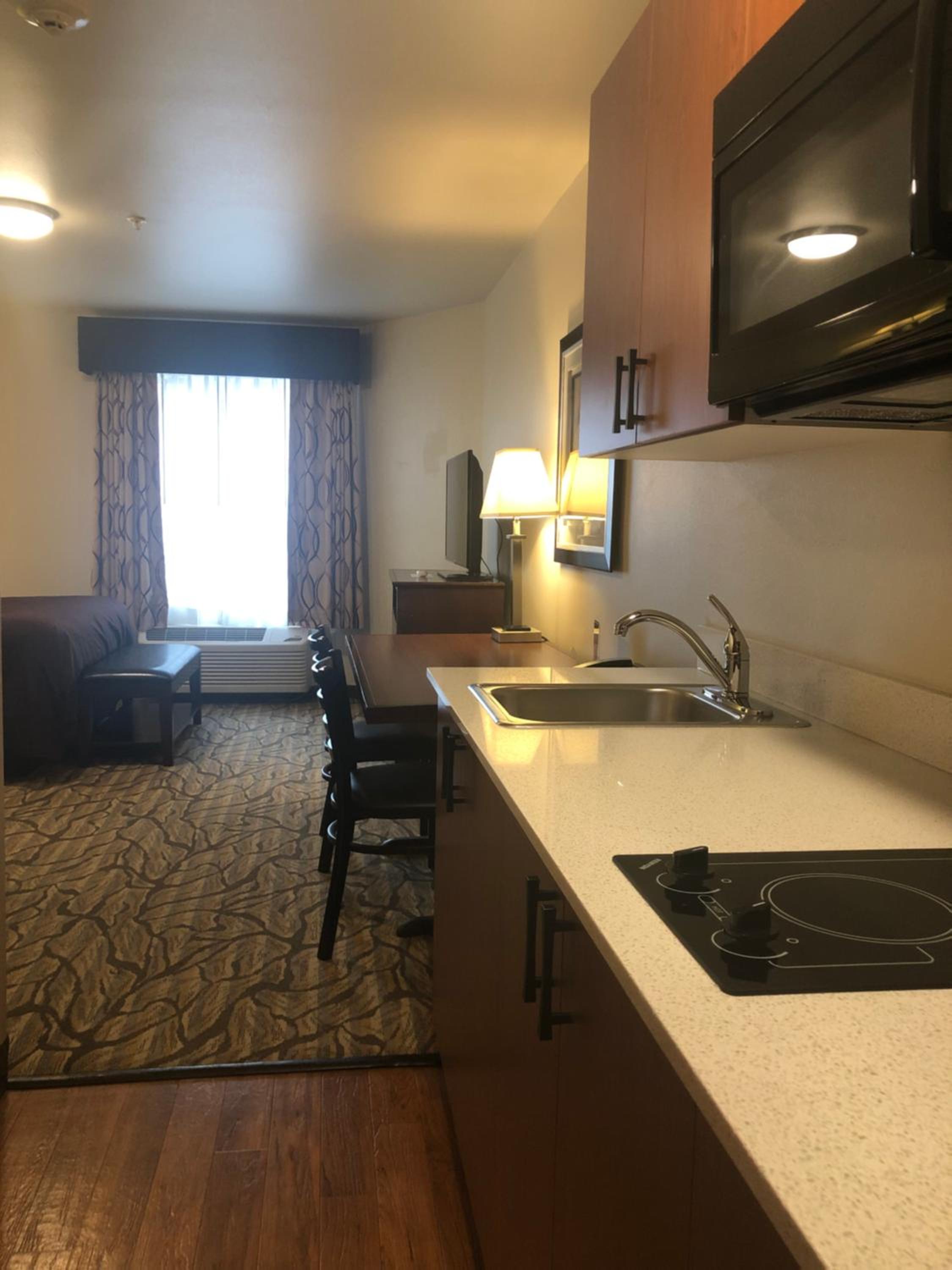 جناح ديلوكس، Aspen Suites Hotel Sitka 10/10