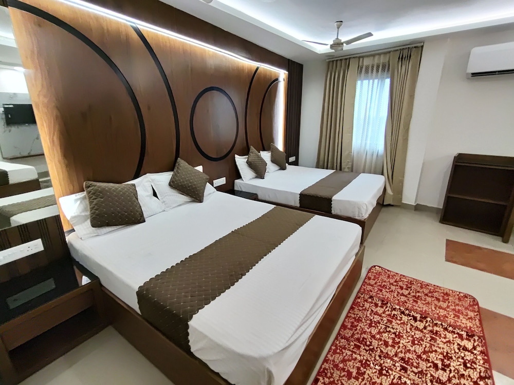 Muskan Hotel 21/48