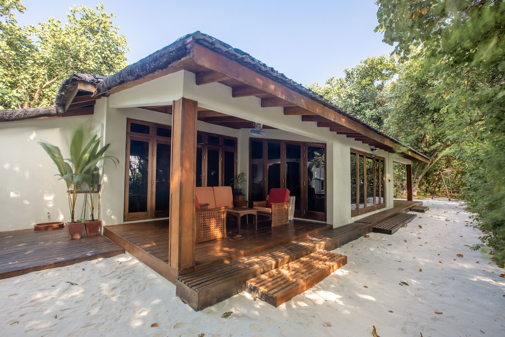 NH Collection Maldives Reethi Resort photo5