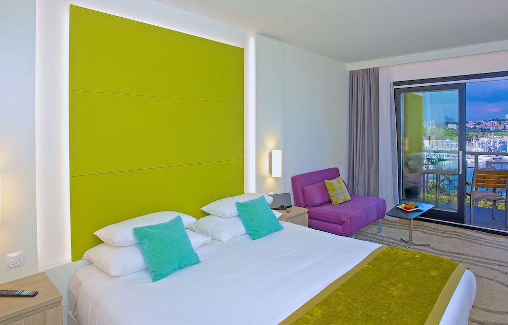 Superior, King Bed, Sea View