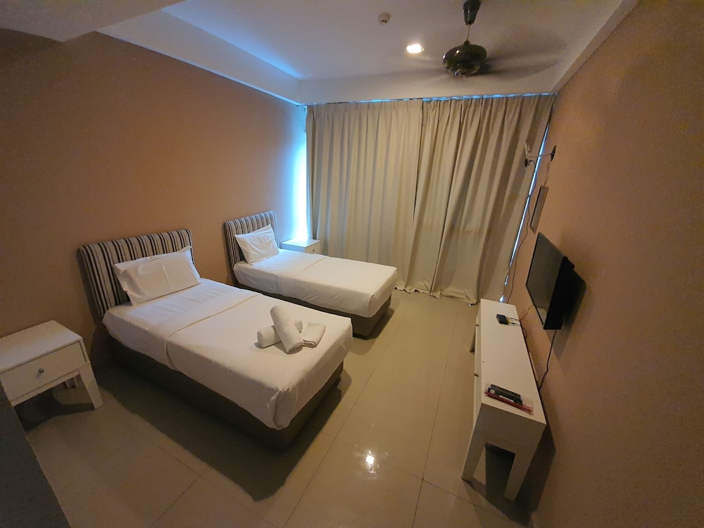 New Bangi Gateway Hotel 12/43