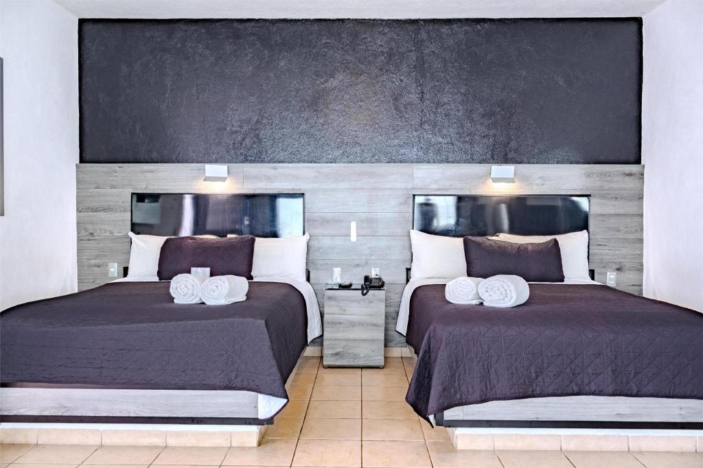 Room, Twin Beds