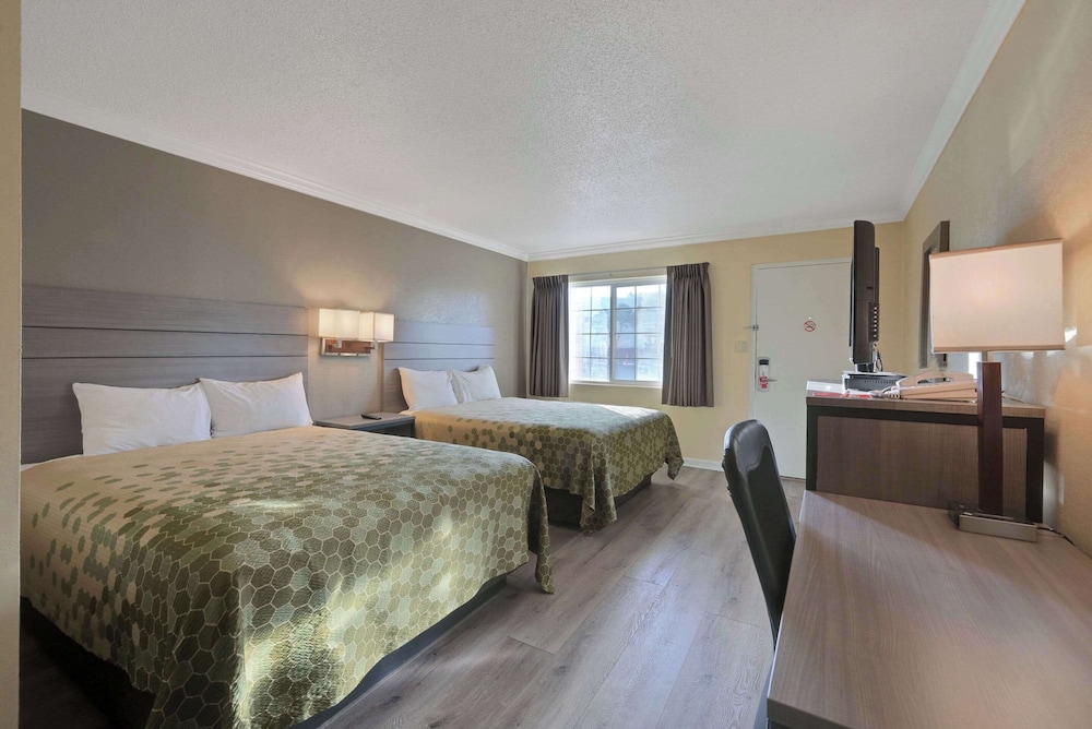Standard, 2 Queen Beds