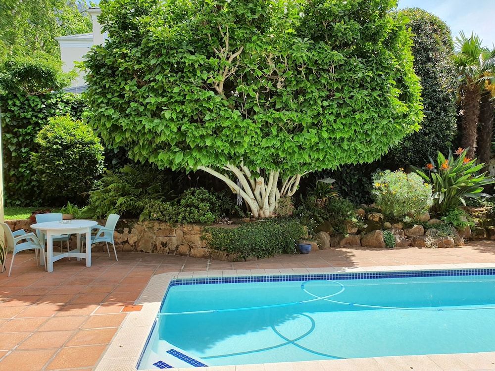 On Pinewood Guest House 20/47