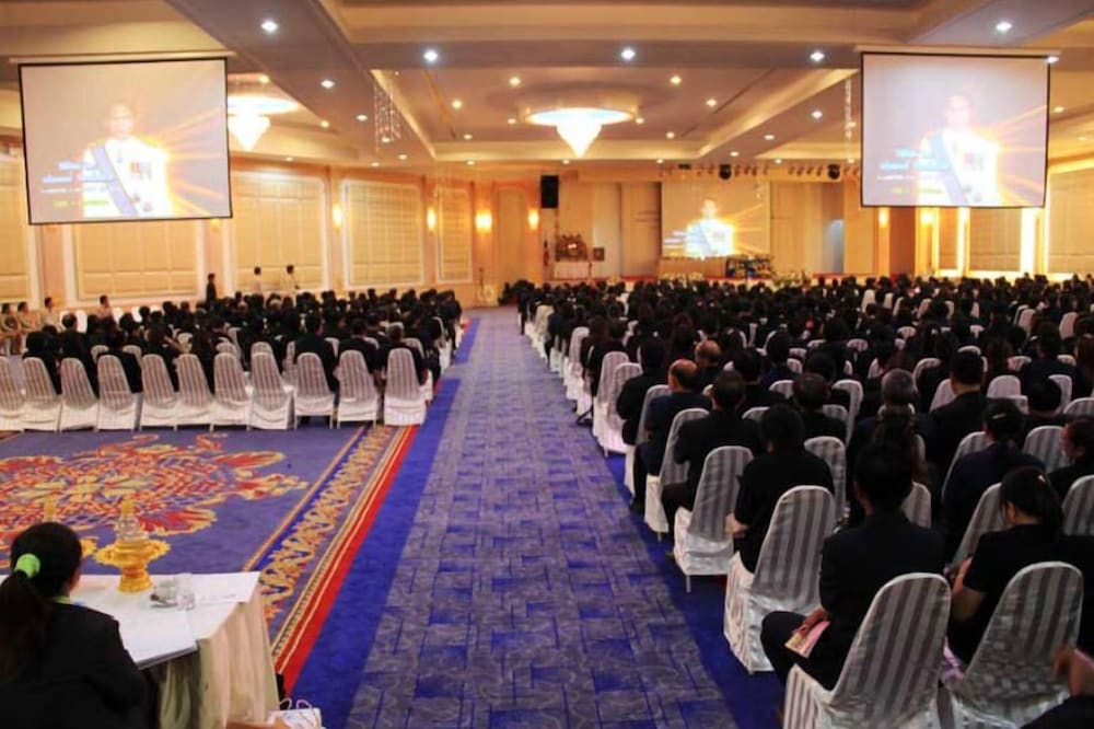 Thepnakorn Hotel 43/48