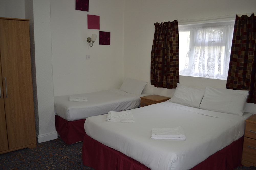 Park Hotel Ilford 19/67